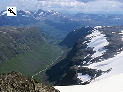 Looking south east down Stlsmaradals ridge from the south top, 1993m