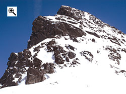 The steep west ridge of Østre Ringstind is harder than the south face