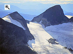 Stølsnostind from the north east