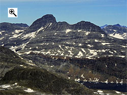 The steep west flank of Uranostind