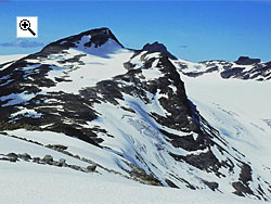 The summit of Langeskavlstind as seen from Langeskavlen some 3 km to the south