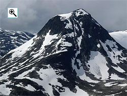 Austre Rauddalstind seen from Visbreen to the north east