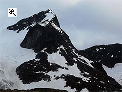 Vestre Rauddalstind, and beyond it Vestraste Rauddalstind 1931m, viewed from Gravdalen