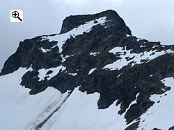 Langedalstind seen from the saddle between Kvitskardtind and Mesmogtind