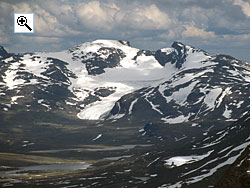 Slettmarkh (left) and Slettmarkpiggen (right) seen from the north west