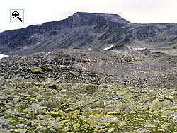 The south east ridge seen from Nedre Leirungstjnnin lake