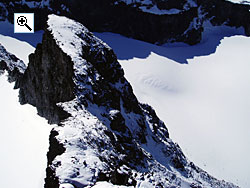 Looking down the ridge from Storgrovhi southwards to Storgrovtind