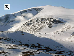 In the winter and spring the snow clad south east slopes of Glittertind offer unsurpassed fun for the intermediate skier